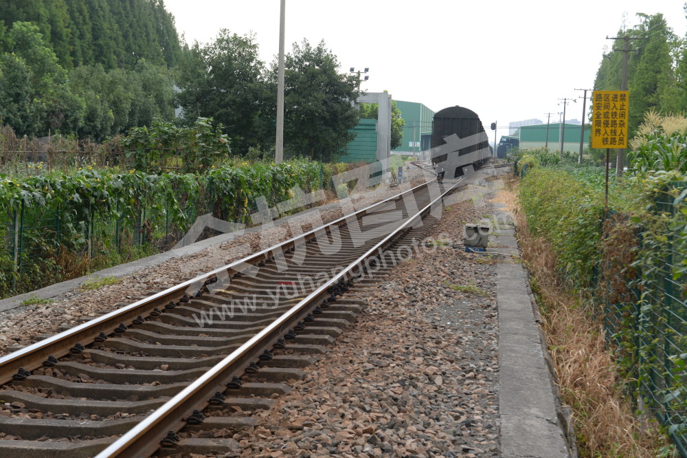 《仓前站与杭州西站》