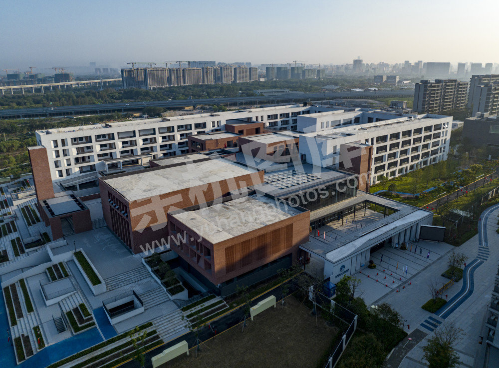 《杭师大天空之城校区 》 