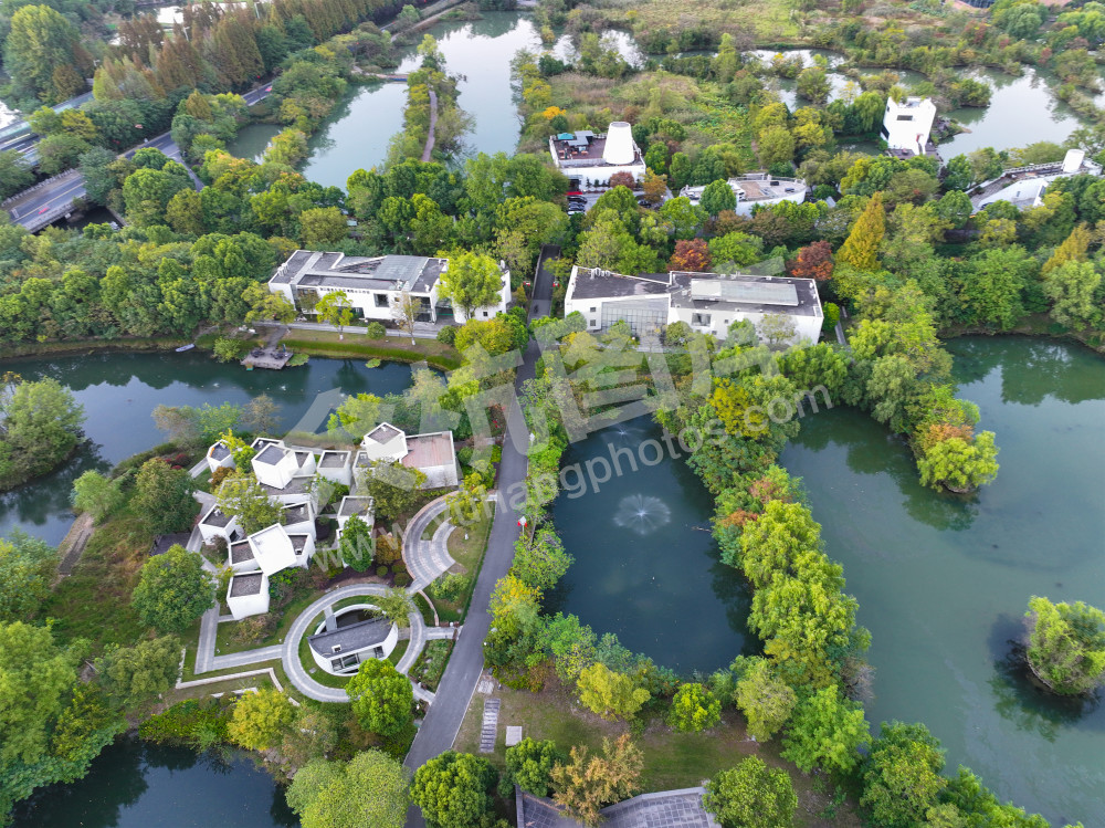 《偷得浮生半日闲的洪园》