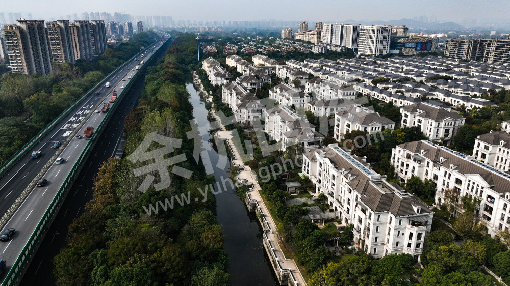 《翡翠城西区》