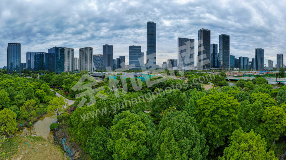 《建设中的余杭中央公园》