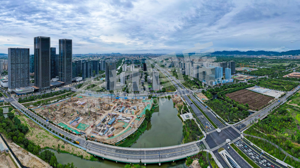 《建设中的余杭中央公园》