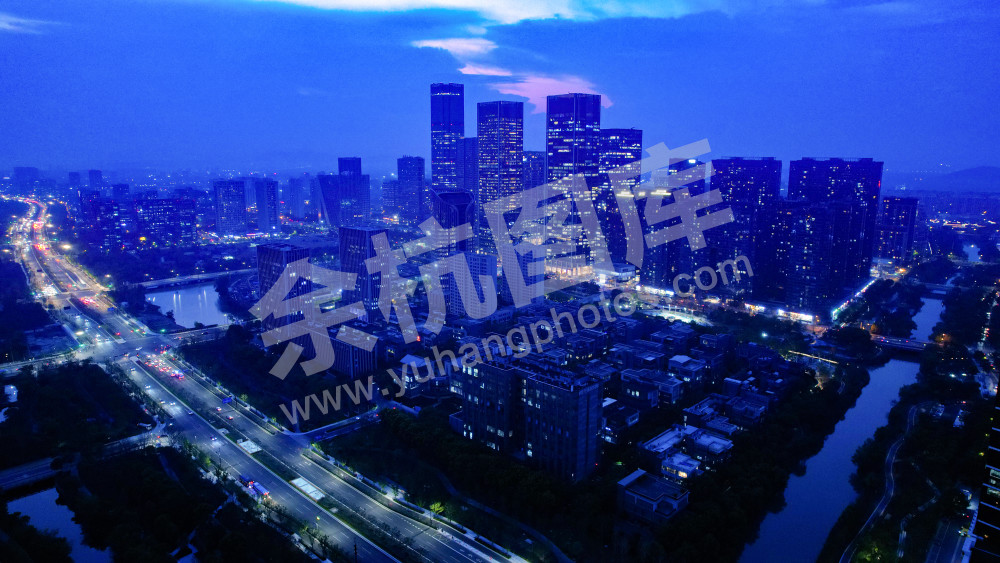 《富美向未来》