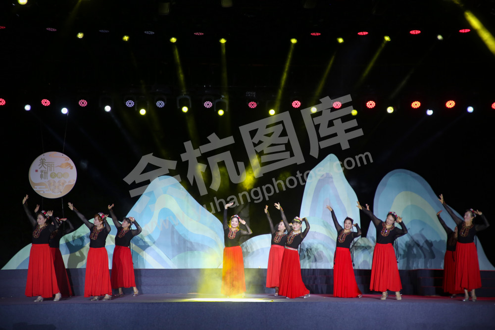 《共富向未来》