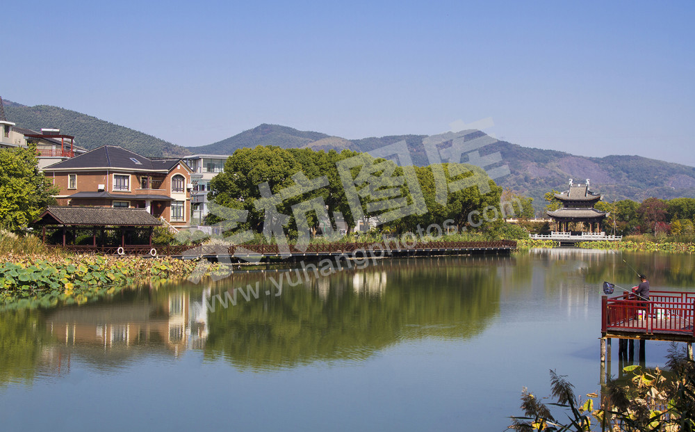 《滨水绿道秋色1》