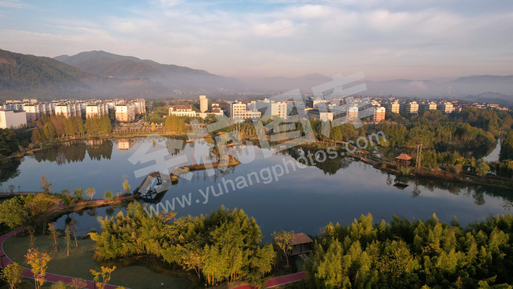 《镜潭湖湿地公园》