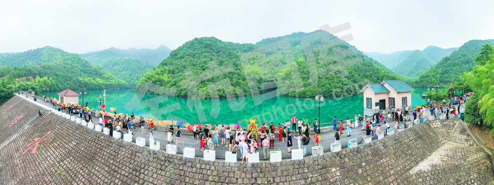 《美丽乡村彰显特色民俗文化》