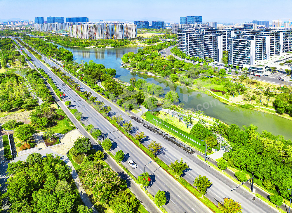 《畅通交通直抵民心 》