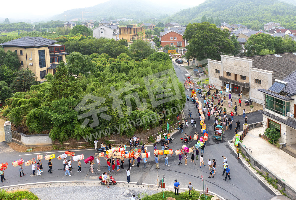 《青山村端午游龙会》+