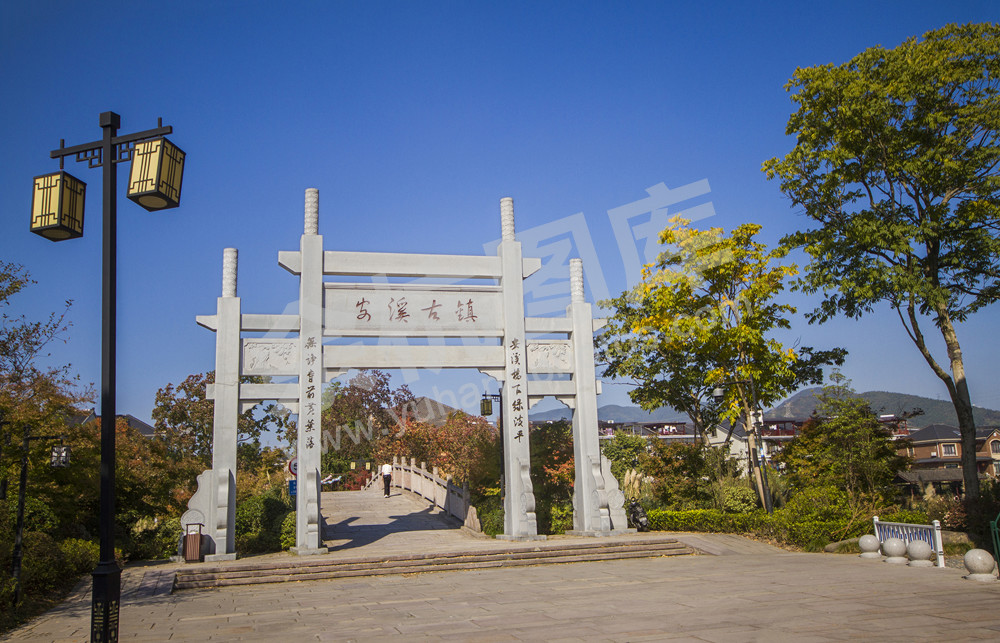 《滨水绿道秋色3》