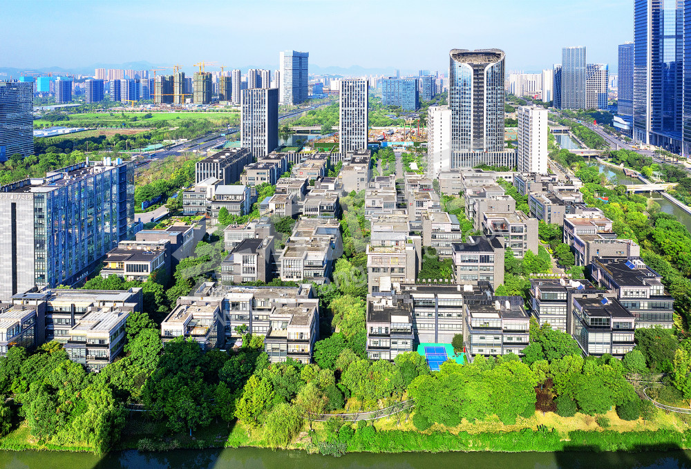 《 欧美金融城和科技产业园》