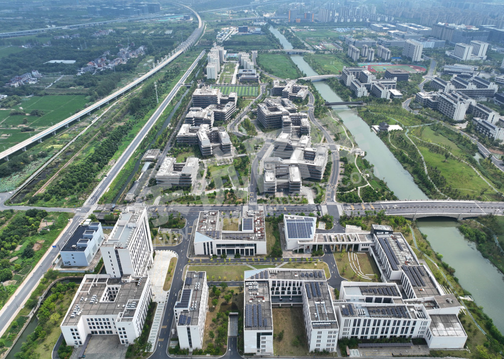 鸟瞰新校园