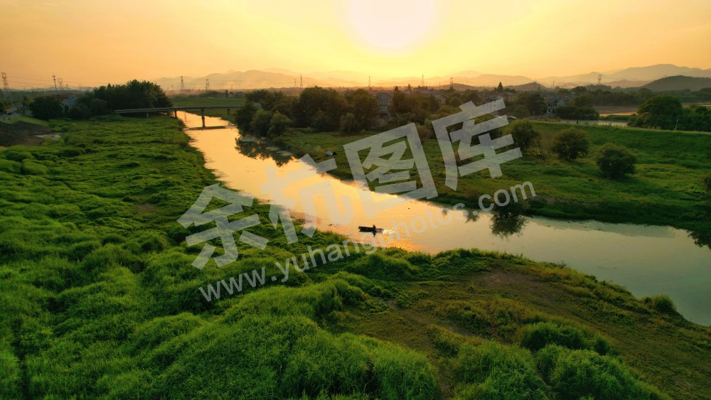 绿水村边绕 