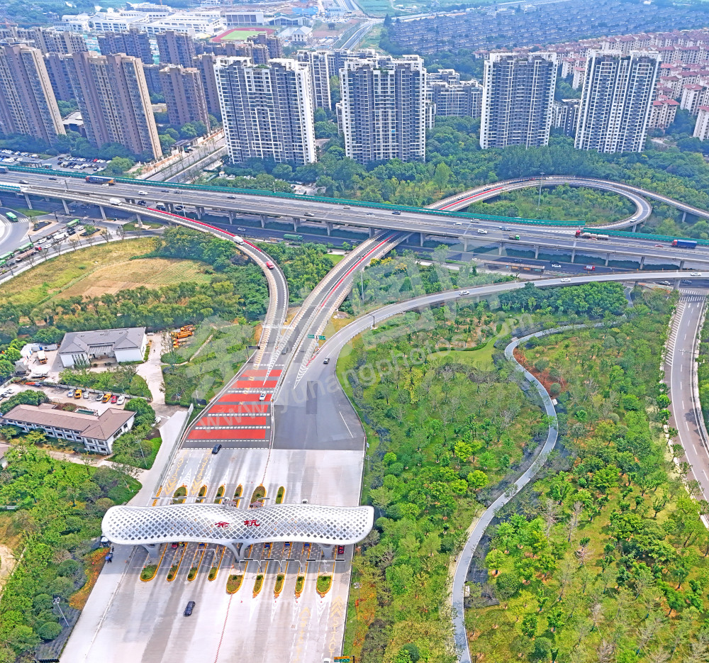 杭端高速余杭入城口
