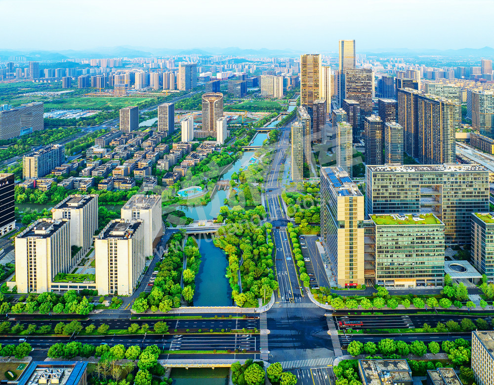 河清 岸绿 景美 城靓