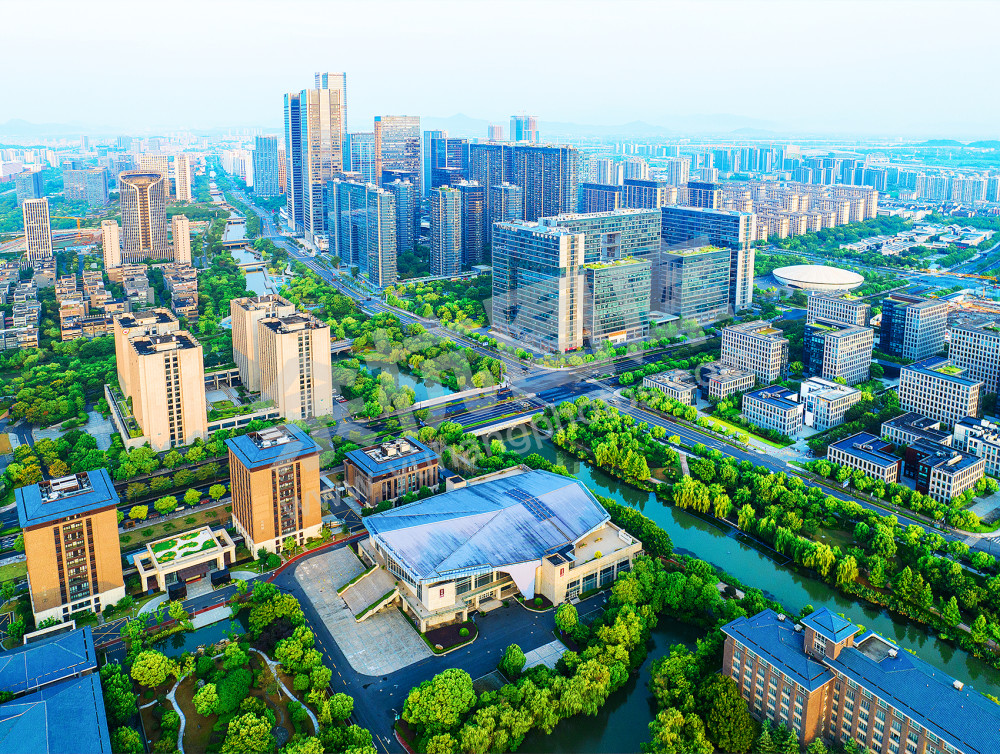 河清 岸绿 景美 城靓