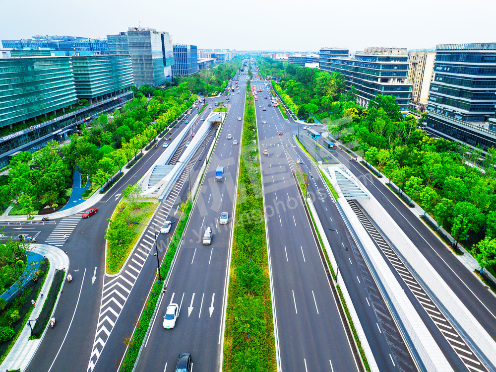 宽畅高颜值的文一西路