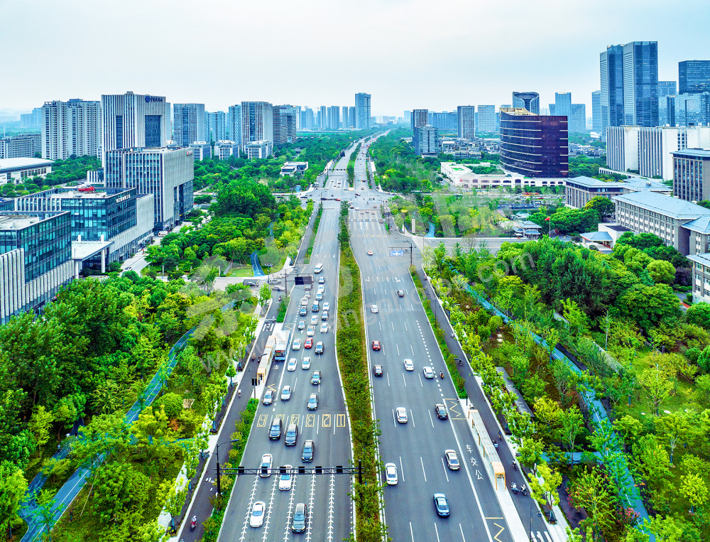 宽畅高颜值的文一西路