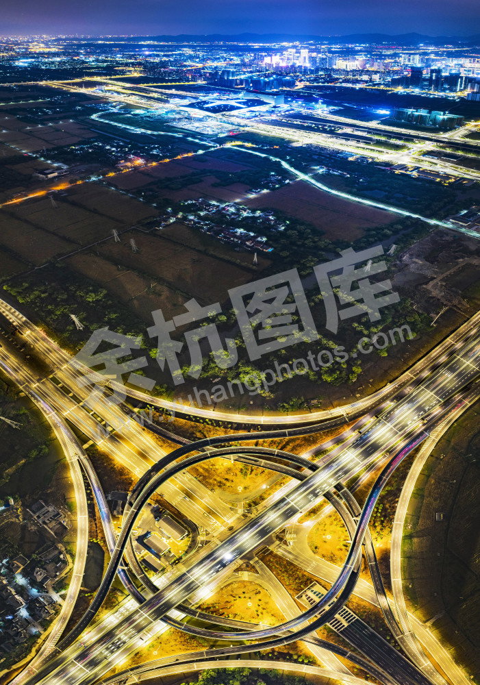 《杭州西站四通八达》