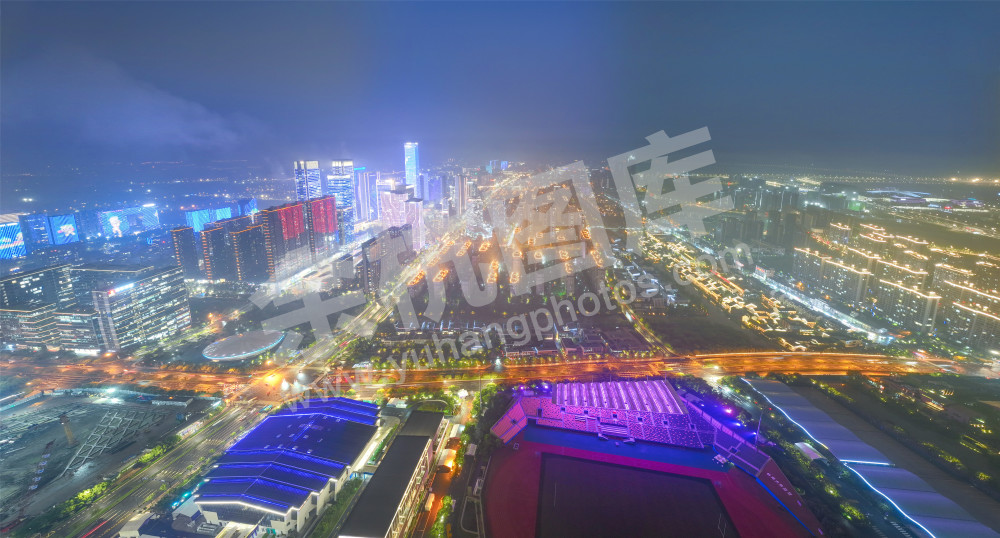 《梦想小镇夜色》