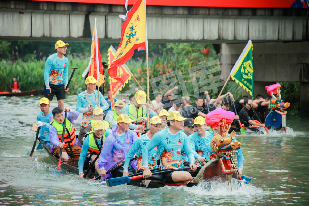 五常街道龙舟竞渡