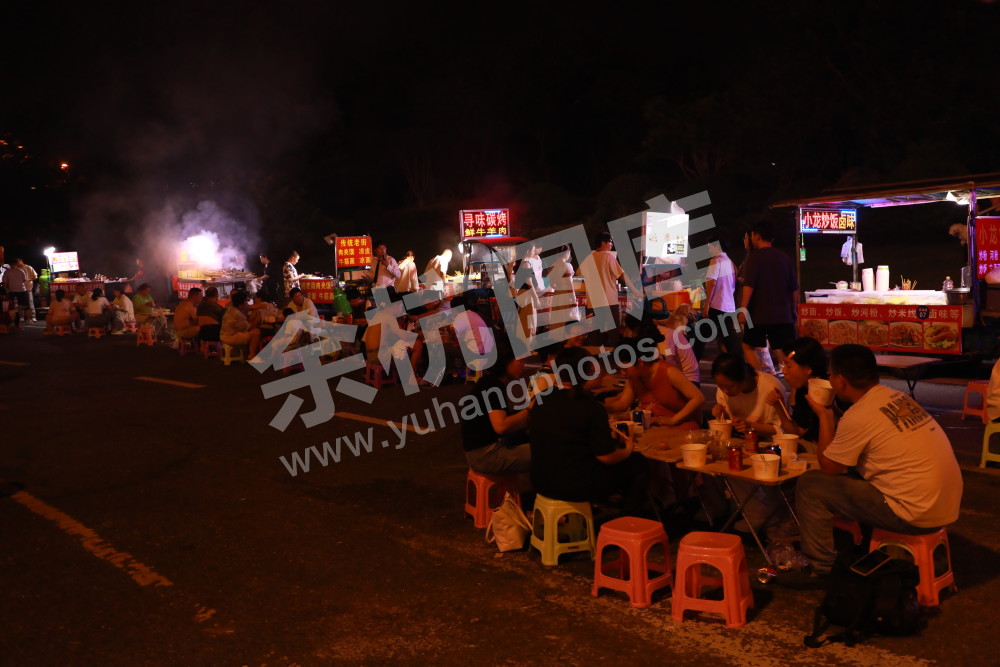 仓前夜市