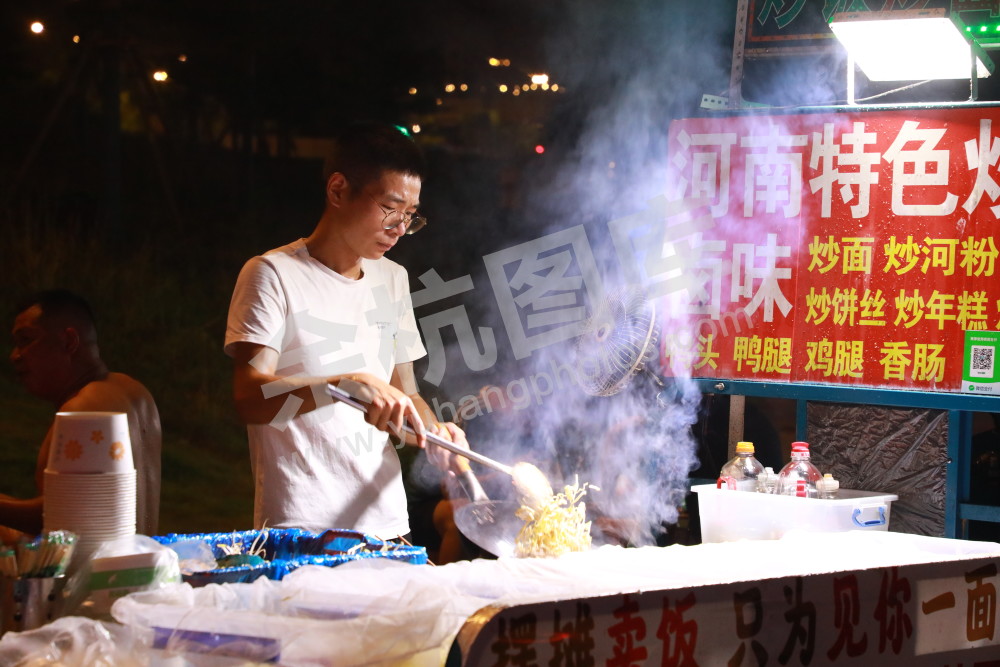 仓前夜市