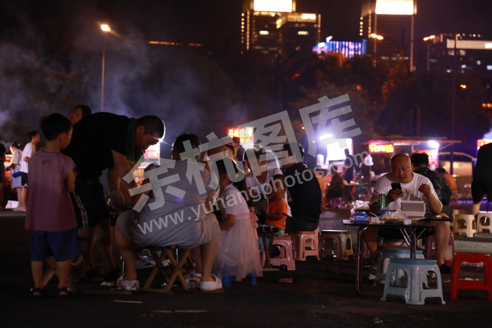 仓前夜市