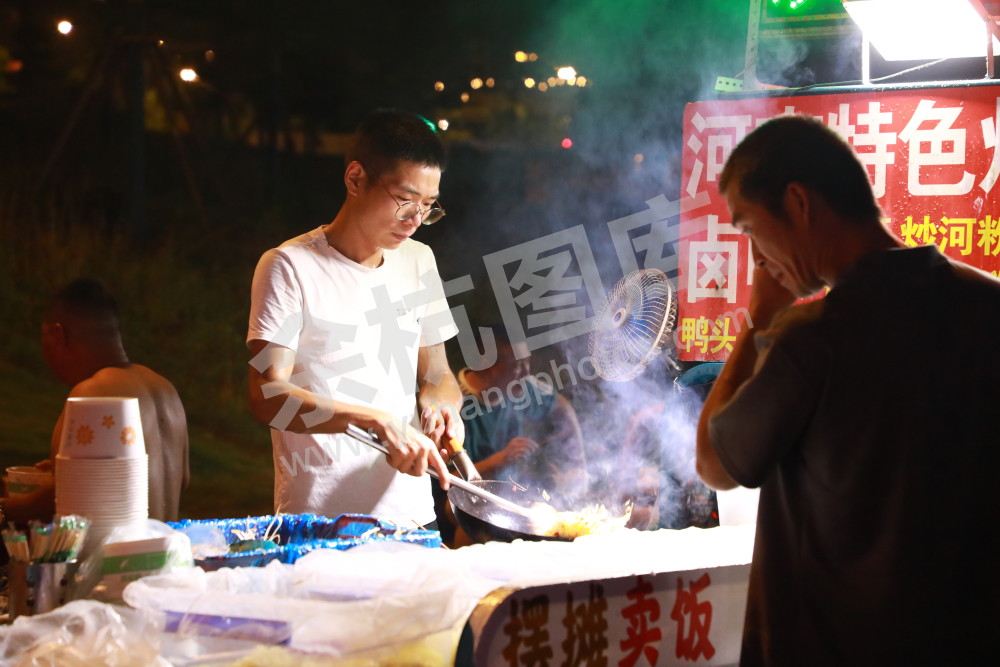仓前夜市