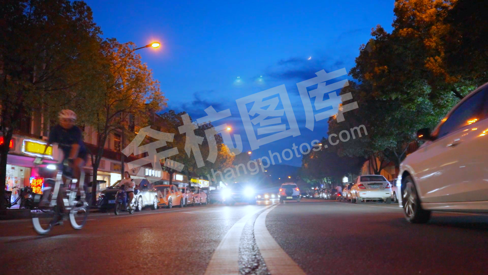 径山夜市