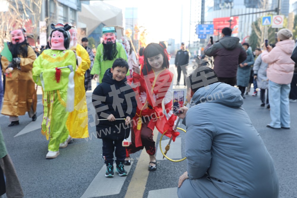 仓前国际友人参加新春活动