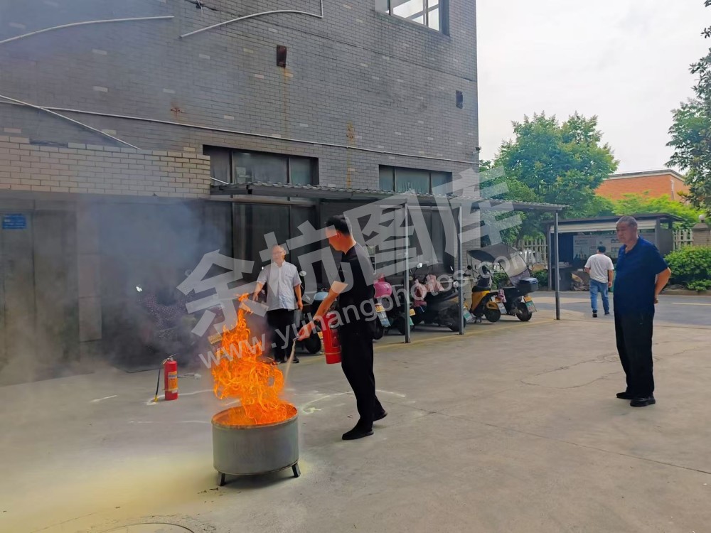 杭州得裕建材自主开展火灾消防演练