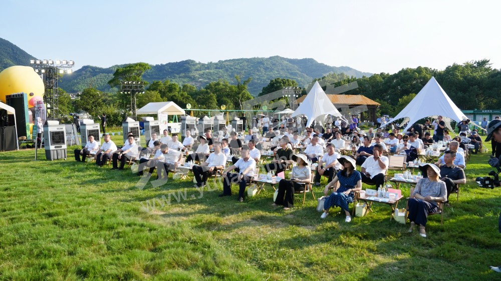 2025寻蜜季暨良渚文化大走廊&ldquo;诸多好戏&middot;夏果狂欢&rdquo;