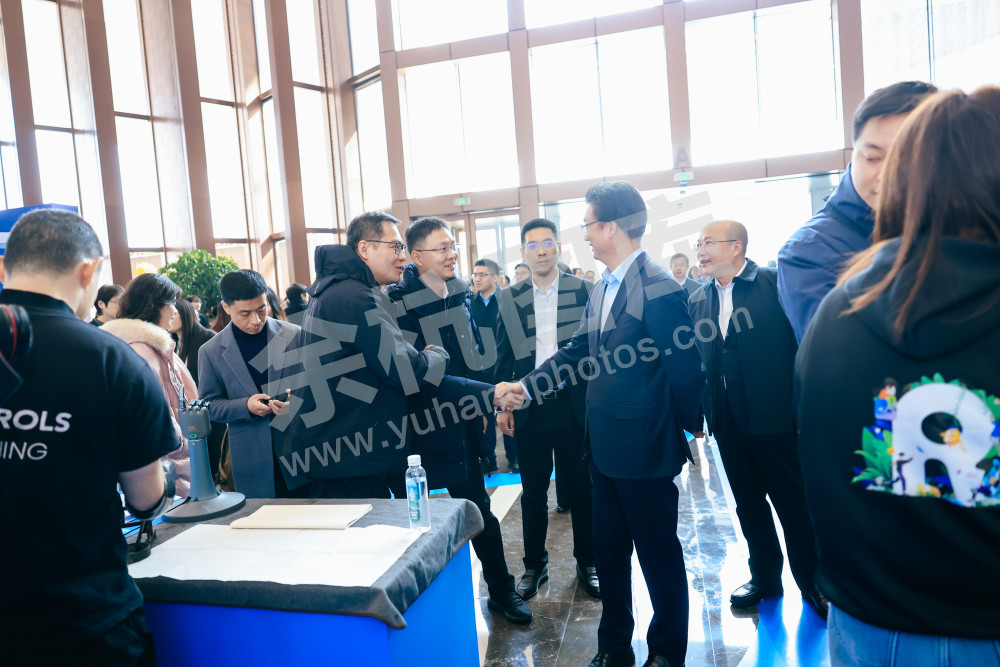 “攀高峰 向未来”余杭区经济高质量发展大会