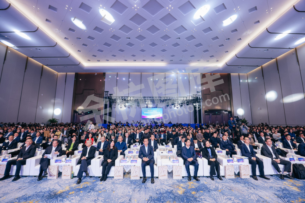 “攀高峰 向未来”余杭区经济高质量发展大会