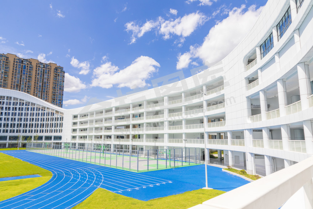 良渚新城好运路九年一贯制学校