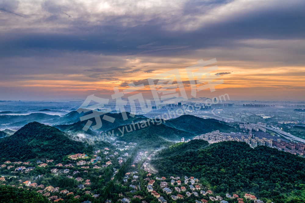 《新湖香格里拉小区早晨》