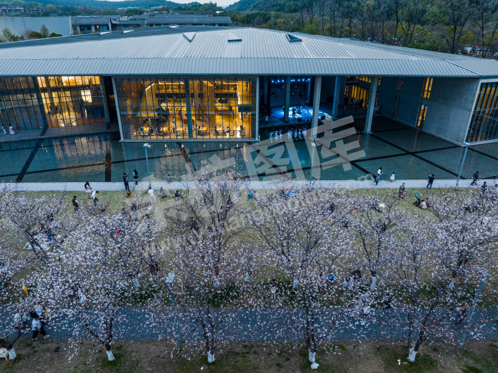 《良渚文化艺术中心》