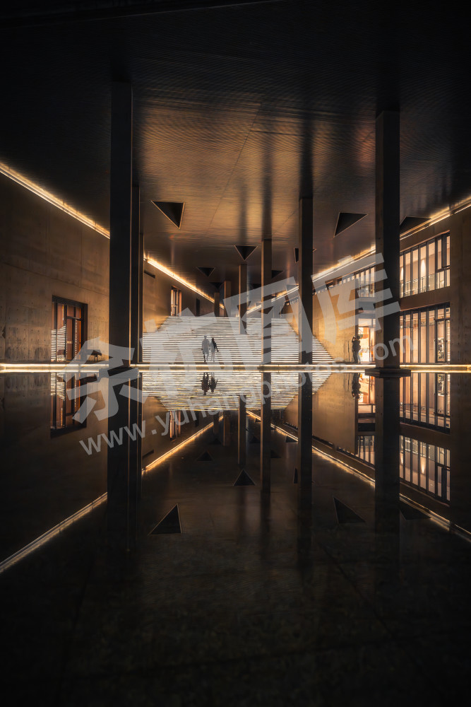 《良渚大屋顶夜景》