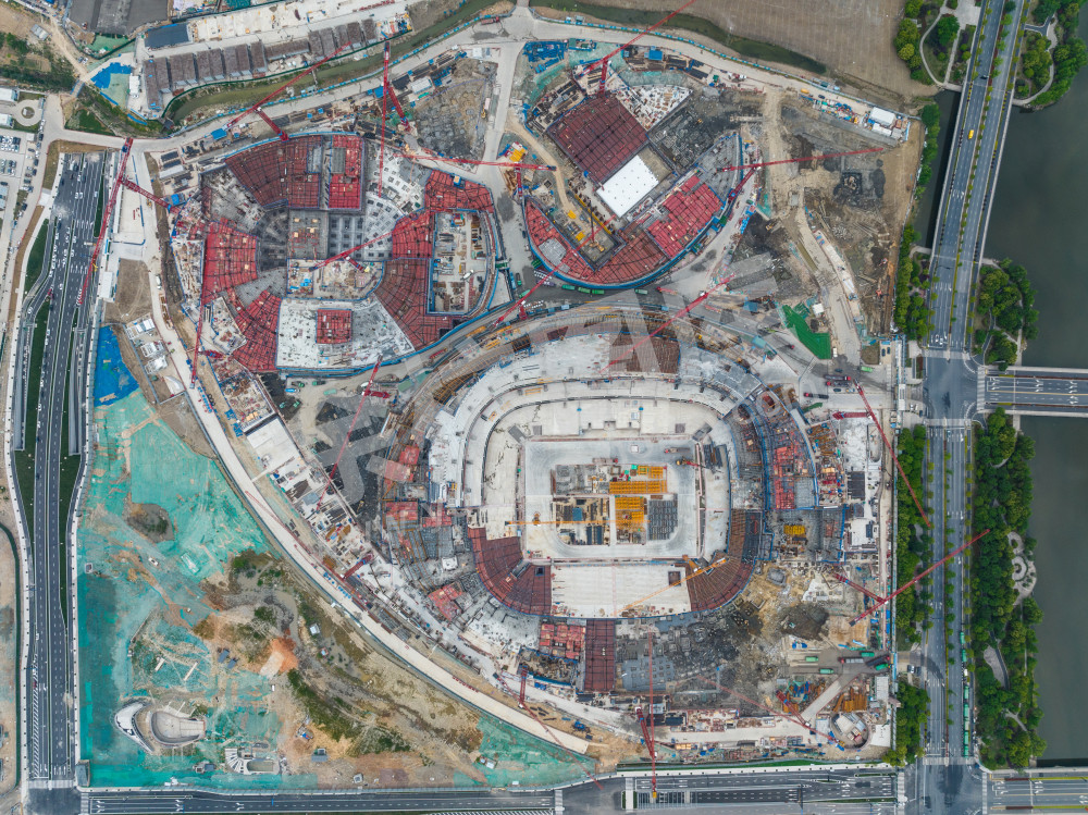 《建设中的余杭国际体育中心》
