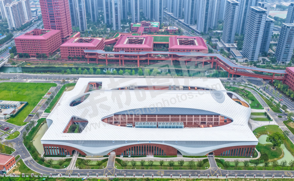 《俯瞰浙大超重力实验大楼》