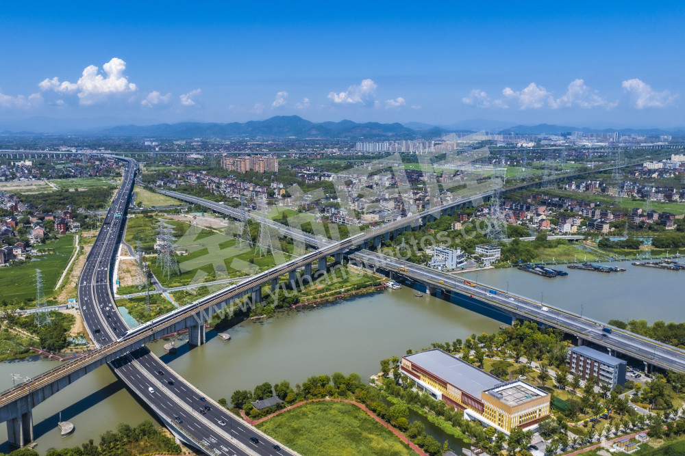 跨越大运河的桥（京杭运河桥、运溪高架桥、宁杭高铁桥）