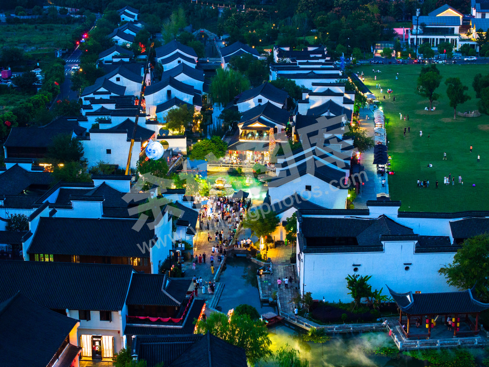 《天上宫阙 人间闲林》