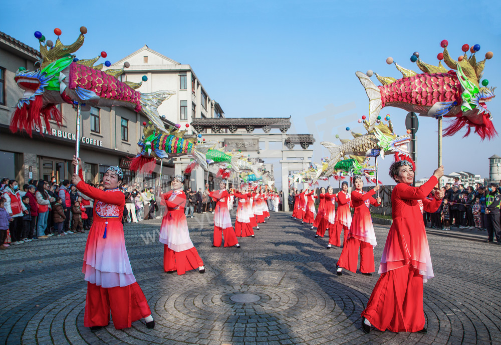 《灵蛇献祥瑞&rdquo;余&ldquo;悦幸福年》