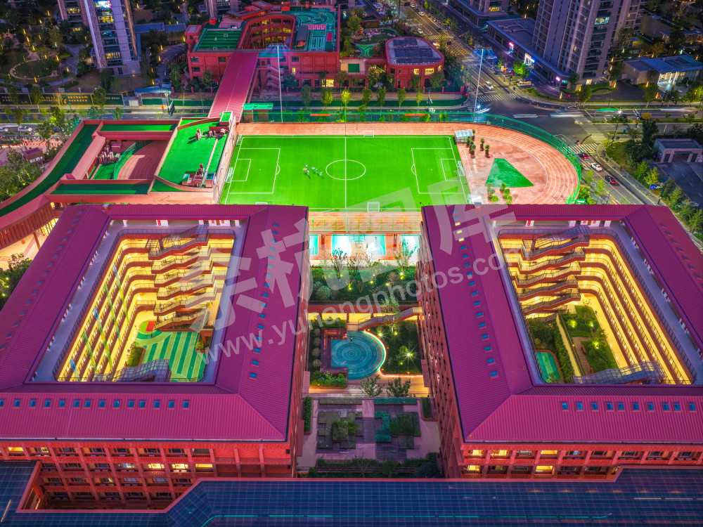 《天元公学西站校区》