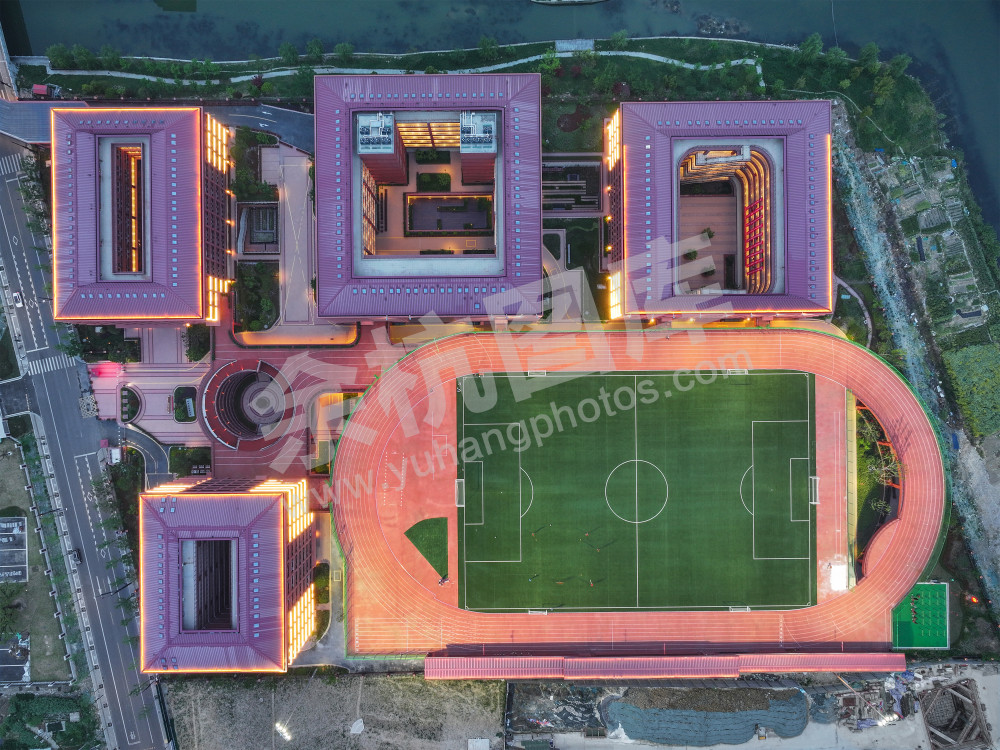 《天元公学西站校区》