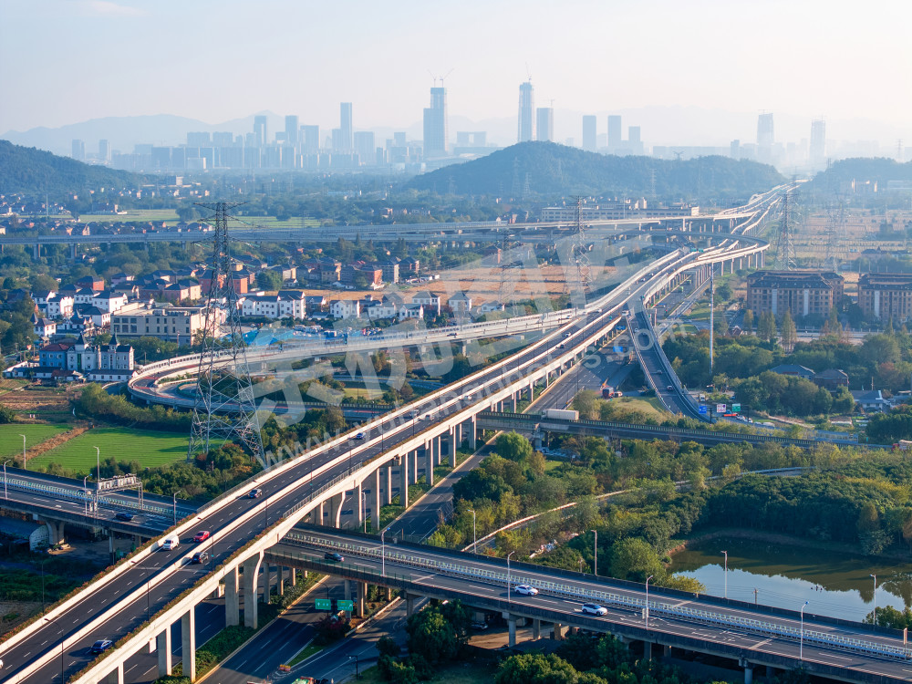 《城市的韵律与脉络》