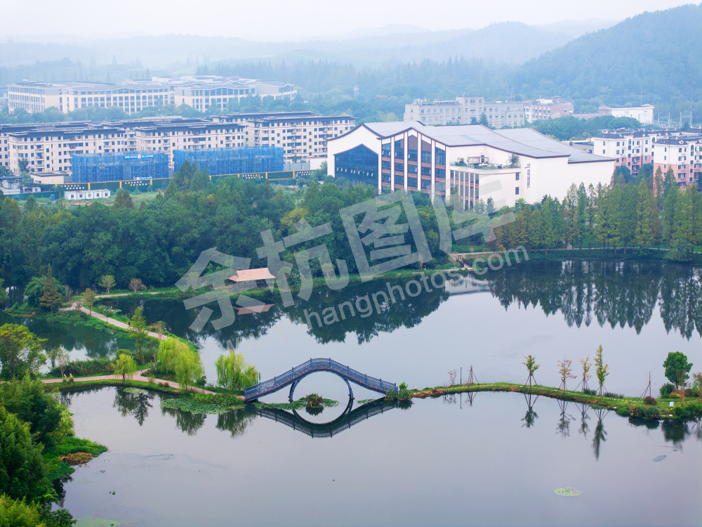 《镜潭湖湿地公园》