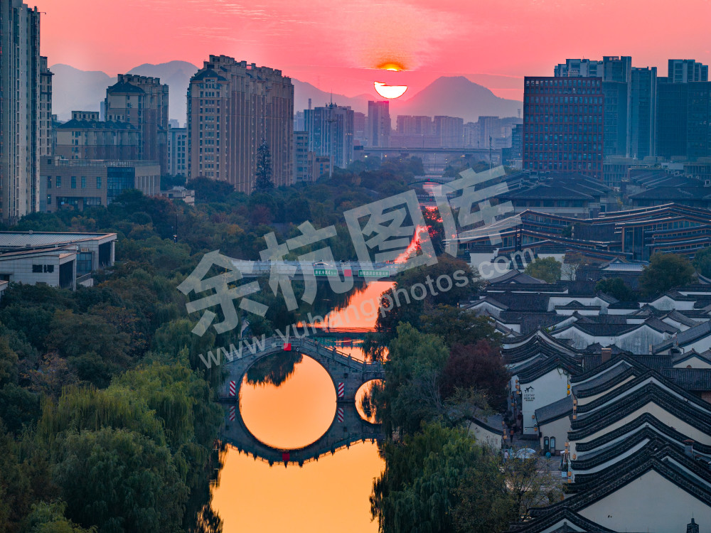 《梦想小镇水天一色》