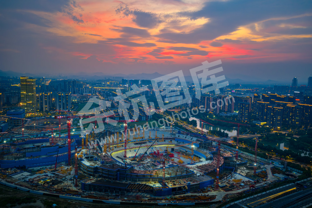 《建设中的余杭国际体育中心》